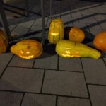 Leuchtende Kürbisse